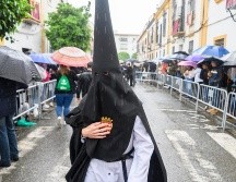 El Martes Santo muchas comunidades católicas celebran procesiones como parte de las tradiciones de la Semana Santa. EFE/R. Caro