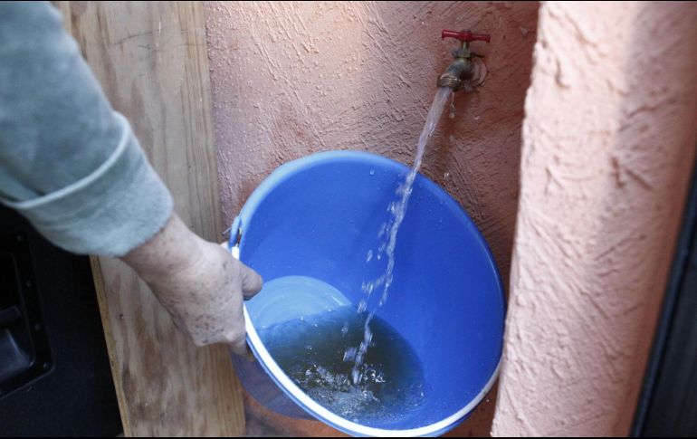 El agua suele escasear en Guadalajara durante los días santos, debido a trabajos del Siapa. EL INFORMADOR/ ARCHIVO