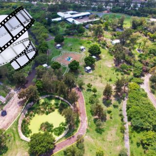 Cartelera de cine al aire libre en Guadalajara