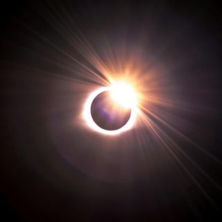 ¿Cómo predicen los eclipses los científicos modernos?