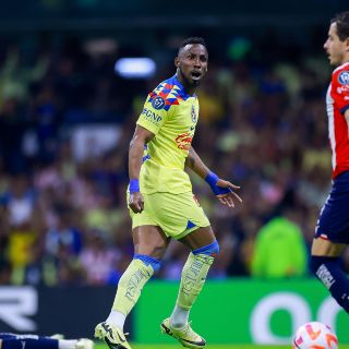 Chivas tendrá que pagar esta millonaria multa por insultos hacia Julián Quiñones