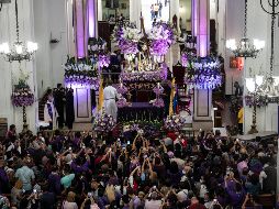 A través de estos colores, la Semana Santa no solo conmemora los eventos cruciales de la vida de Jesús, sino que también invita los fieles a reflexionar sobre los valores, como la esperanza, la pureza y el amor. AFP / ARCHIVO