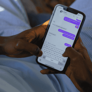 ¿Qué significa "vv" en un mensaje de WhatsApp?
