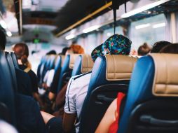 Viajar en autobús te da el plus de apreciar los paisajes. Unsplash