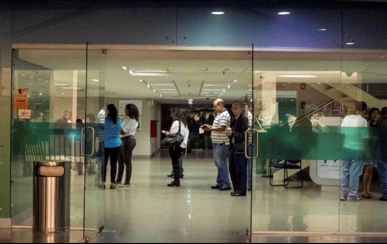 La CNBV permite a las instituciones bajo su supervisión abrir en días feriados o cerrar en días hábiles con sólo presentar un aviso. EFE/Archivo