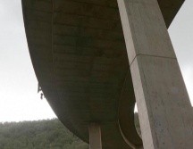 Las autoridades creen que el autobús viajaba desde el vecino país de Botsuana hacia el pueblo de Moria, el cual es sede de un popular peregrinaje de Pascua. AP / ARCHIVO