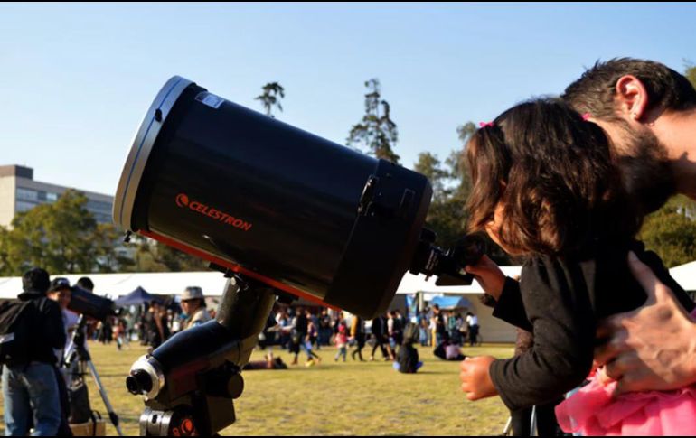 El eclipse podrá verse por alrededor de dos horas y media en la Ciudad de México, a partir de las 10:55 horas. SUN / ARCHIVO