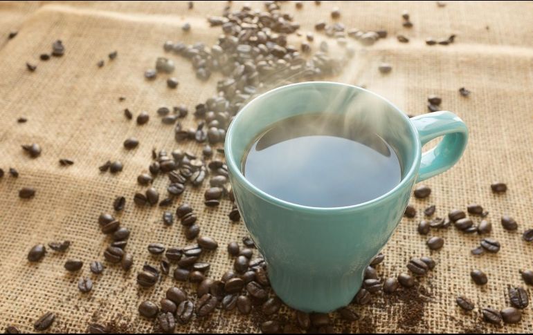 Comenzar el día con una taza de café no solo es un placer que revitaliza, sino también una forma de nutrir el cuerpo con importantes nutrientes. Pixabay