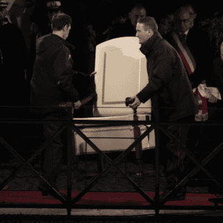 El Papa no participó en el Viacrucis 'para conservar su salud', informó el Vaticano