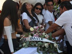 El cortejo fúnebre de Camila cimbró la ciudad. EFE