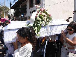 La mujer expresó su deseo de que ninguna niña tenga que sufrir lo mismo que sufrió su pequeña Camila. EFE