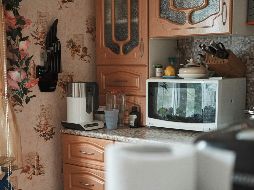 De acuerdo con la OMS debido a que en el microondas se utiliza menos tiempo que con otros electrodomésticos, hay menos alteración de los nutrientes. Unplash.