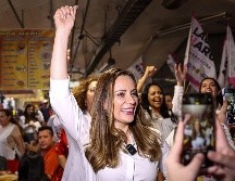 Al llegar al Mercado San Juan de Dios recibió un pliego petitorio por parte de los locatarios. EL INFORMADOR / H. Figueroa