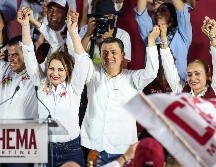 El candidato tapatío emanado del partido Morena acusó que el crimen tomó la ciudad, así como a los gobiernos que no reciben a las madres buscadoras de sus familiares desaparecidos para brindarle atención y apoyo para difundir sus cédulas de búsqueda. EL  INFORMADOR / H. Figueroa