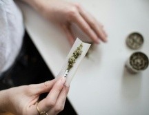 La nueva ley respecto al cannabis en Alemania contempla a personas mayores de 18 años. ESPECIAL/ Foto de T. Catalog en Unsplash