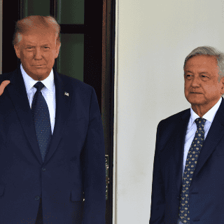 Trump asegura que no dará ni 10 centavos a López Obrador
