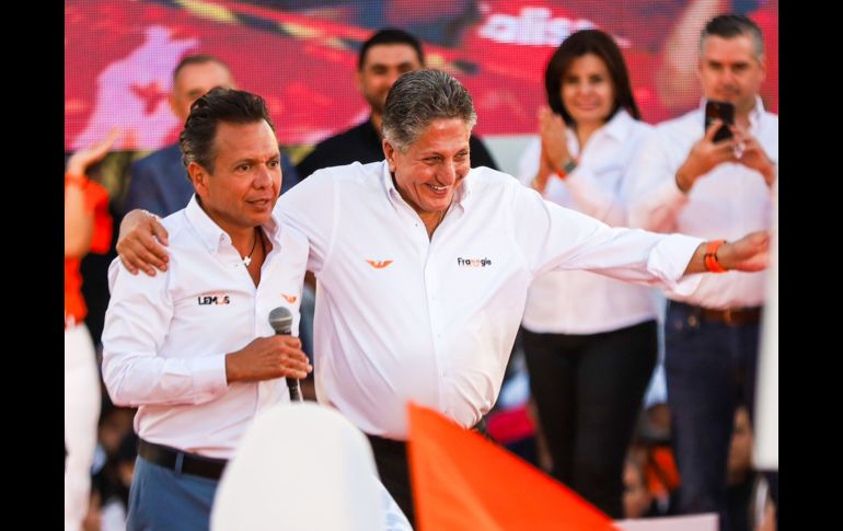 Acompañado de Pablo Lemus, candidato de Movimiento Ciudadano a la gubernatura de Jalisco, Frangie refrendó el compromiso de la ampliación de la línea 3 del Tren Ligero hacia la zona de Tesistán. EL INFORMADOR/ A. Navarro.
