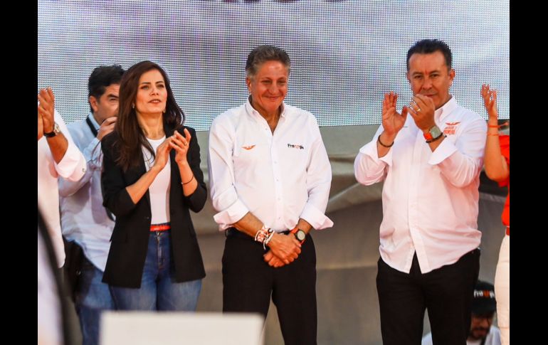 Acompañado de Pablo Lemus, candidato de Movimiento Ciudadano a la gubernatura de Jalisco, Frangie refrendó el compromiso de la ampliación de la línea 3 del Tren Ligero hacia la zona de Tesistán. EL INFORMADOR/ A. Navarro.