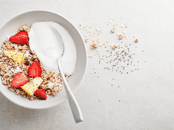 Funciona como una excelente fuente de probióticos, promoviendo la salud digestiva y mejorando la asimilación de nutrientes. ESPECIAL/CANVA