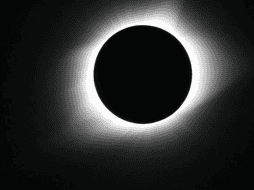 A lo largo de la historia, las civilizaciones antiguas se han sentido fascinadas por los eclipses, lo cual ha llevado a la creación de varios mitos y leyendas en relación con estos fenómenos. NASA/Nat Gopalswamy