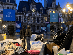 Trabajadores asistenciales temen que la medida sea el comienzo de un operativo más amplio para expulsar a migrantes y a otras personas que están durmiendo en la calle. AP / N. Garriga