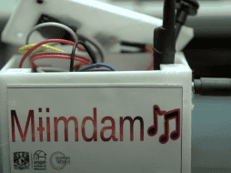 El dispositivo ofrece una nueva forma de experimentar un fenómeno astronómico, ampliando su comprensión y disfrute. YOUTUBE/UNAM Global TV