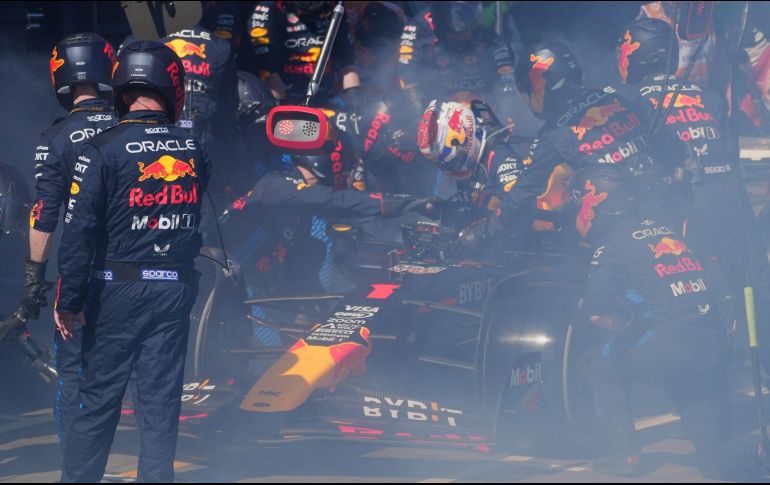 Tras su abandono en el Gran Premio de Australia, Max Verstappen acusó de sabotaje a ingenieros y mecánicos de su equipo. AFP/S. Barbour