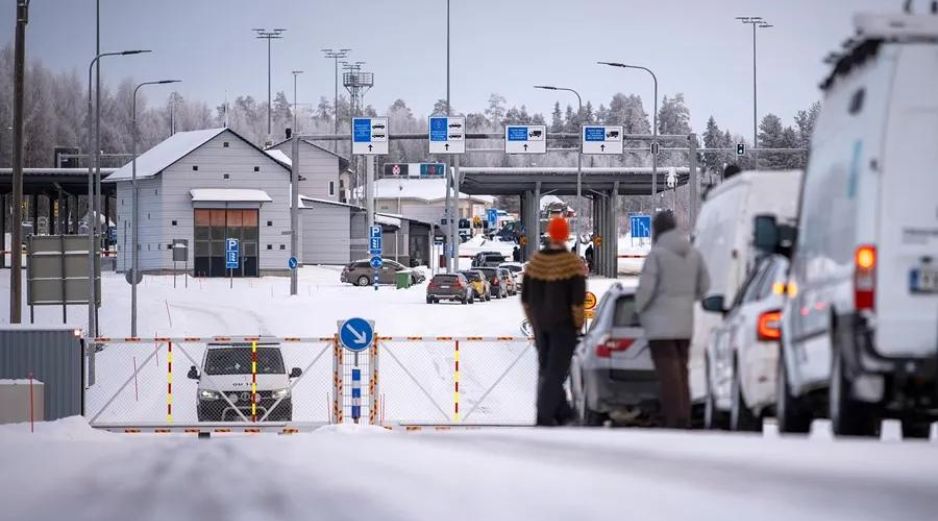Finlandia cerró su frontera terrestre de 1.340 kilómetros a finales del año pasado después de que más de 1.300 migrantes sin la documentación o visa correspondiente. EFE / ARCHIVO