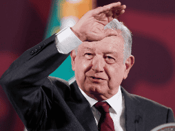 López Obrador destacó las acciones de algunos municipios para poder apreciar el eclipse solar, como la suspensión de clases o el cierre de malecones como en Mazatlán. EFE / I. Esquivel