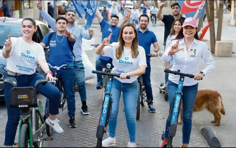 Decenas de simpatizantes acompañaron a la candidata Diana González. ESPECIAL