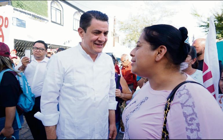 Chema Martínez escuchó las inquietudes de los habitantes. ESPECIAL