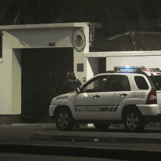 México exige a Ecuador que respete su soberanía