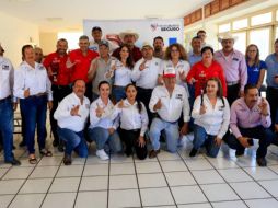 Haro también se reunió con locatarios del mercado municipal de Casimiro Castillo para dialogar con ellos y atender las peticiones que tienen. ESPECIAL