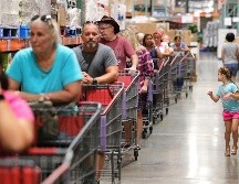 La nueva medida que afecta a los consumidores de la cadena estipula que ahora las compras que realicen a cualquier Costco no tendrán este cashback en su propia tarjeta, sino que se les brindará un plástico adicional que fungirá como monedero electrónico.AP/ARCHIVO