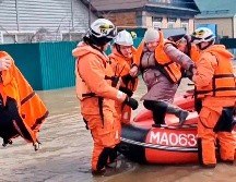 Las investigaciones continúan para conocer si el fallo de la represa se debió a un caso de negligencia, AP / Servicio de Prensa del Ministerio de Situaciones de Emergencia Rusia