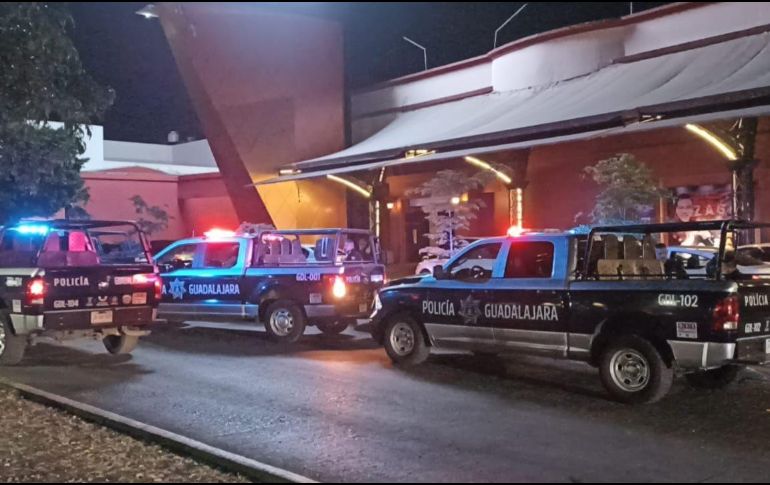 Elementos de la policía lograron detener a un sujeto que acababa de robar un auto en un valet parking de un casino. ESPECIAL / COMISARÍA DE GUADALAJARA
