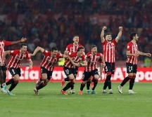 El estratega mexicano, Javier Aguirre, vio nuevamente cómo el rival se quedaba con el trofeo por segunda ocasión. EFE/ J. Muñoz.