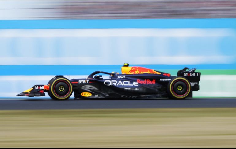 Con 64 puntos, Checo Pérez es segundo en el campeonato de pilotos. EFE/F. Robichon