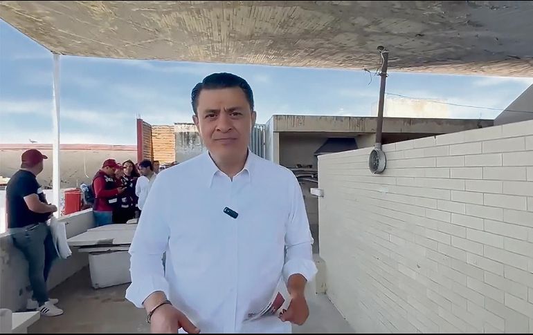 Durante su recorrido visitó a comerciantes y vecinos de la colonia Alcalde Barranquitas. ESPECIAL