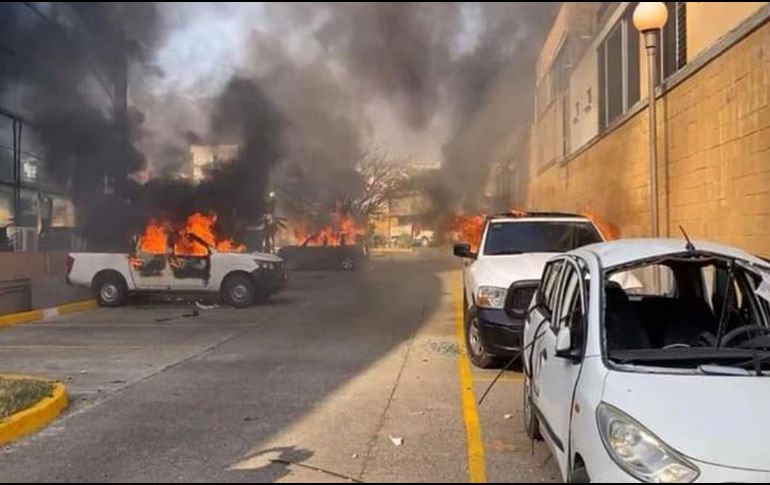 Según los reportes, alrededor de las 9 de la mañana, un grupo de normalistas arribó al Palacio de Gobierno. ESPECIAL / SUN / Pablo Rubén Villalobos Adán