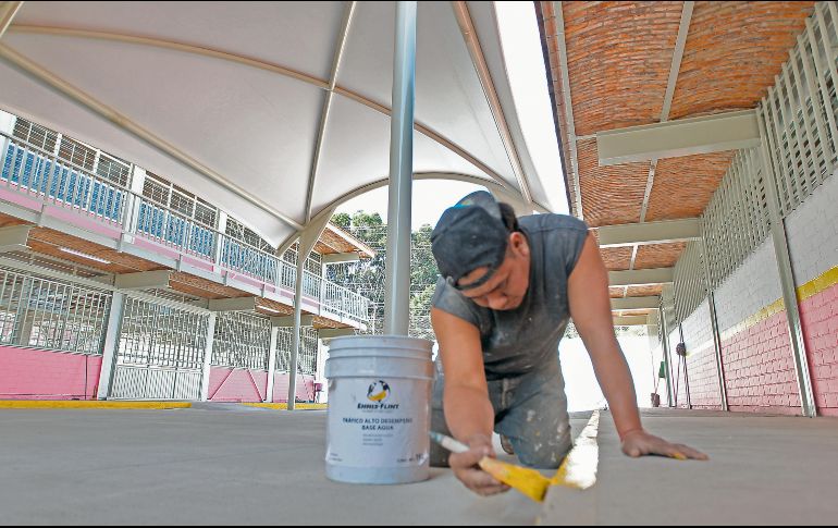 Decenas de miles de escuelas carecen de servicios básicos, algo omitido en el debate. EL INFORMADOR/ Archivo