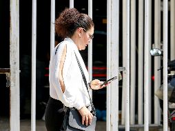 Aunque la mayoría de las notificaciones que recibimos de esta app son relacionadas con mensajes, llamadas y videollamadas, hay otras que han llegado recientemente con la leyenda “estado invisible”, esta última ha sido cuestionada por algunos usuarios, pues desconocen de qué va esta nueva función. INFORMADOR/ARCHIVO