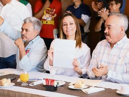 Diana González estuvo en la presentación de la agenda ambiental del colectivo “Unidos por Jardines de la Paz”. ESPECIAL