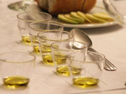 Esta dieta volvió a posicionarse como la mejor para mantener una salud integral. El aceite de oliva es un sabor central de ella.  EL INFORMADOR / ARCHIVO