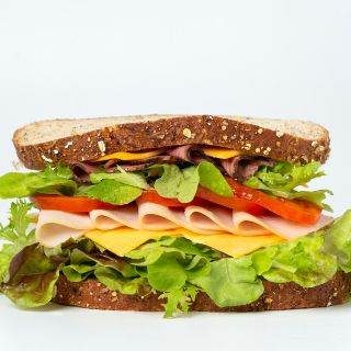 ¿Qué pasa si ceno sándwich de jamón todos los días?