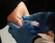 Se requiere una tasa de vacunación muy alta para prevenir la propagación del sarampión. AP