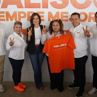 Verónica Delgadillo ficha a regidora morenista para su campaña