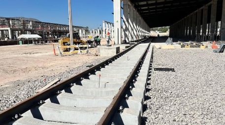 En las imágenes se muestra el tramo de Tlajomulco y el Centro Universitario, del cruce Constitución, del tramo Fortuna, la estación El Cuervo, en San Sebastián, y del proceso de soldadura aluminotérmica. CORTESÍA / SIOP