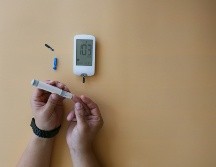 La glucemia también se utiliza para monitorear a personas que padecen diabetes. Unsplash