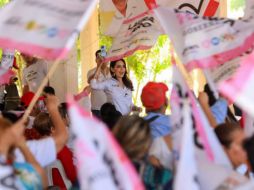 Laura Haro, candidata de Fuerza y Corazón por Jalisco a la gubernatura, realiza su campaña custodiada por elementos de la Secretaría de la Defensa Nacional desde el 3 de abril. X/LauHaro